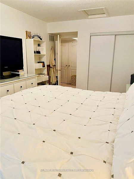 Oakville Townhouse for rent - 2 Bedrooms — photo 8