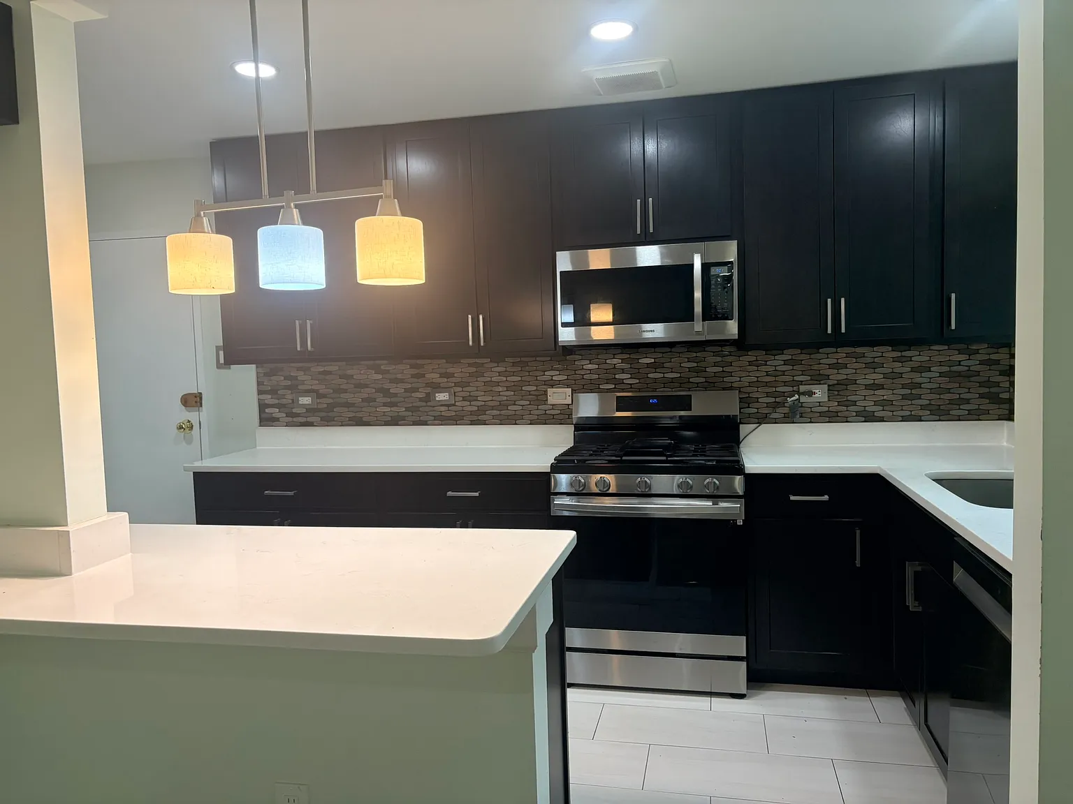 2 bed, 1066 sqft, $2,185 — Photo 4