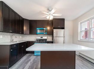 25-15 32nd St #4, Astoria, NY 11102