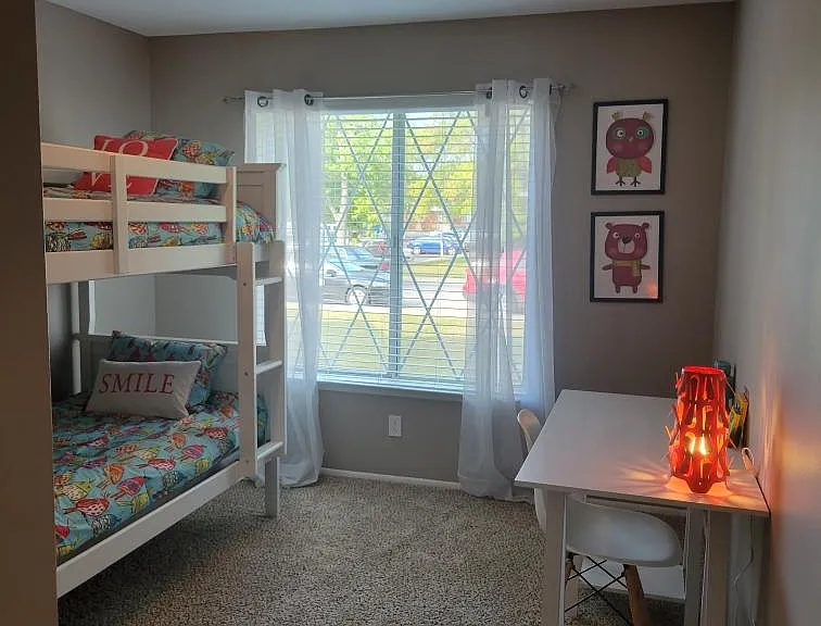 Carriage Hill Apartments - Dearborn Heights, MI — Photo 23