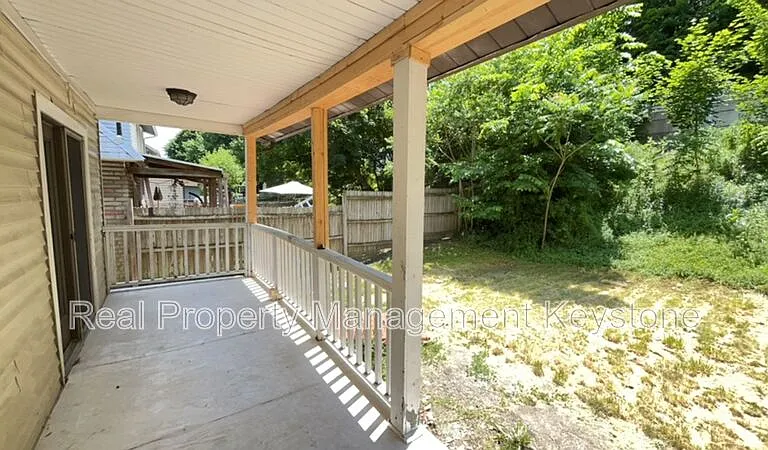 303 Lexington Ct — Photo 18