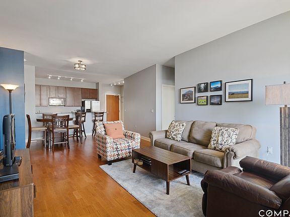 4th image of 233 E 13th St APT 1404