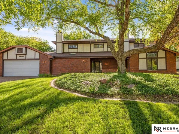 1530 N Gate Cir, Lincoln, NE 68521