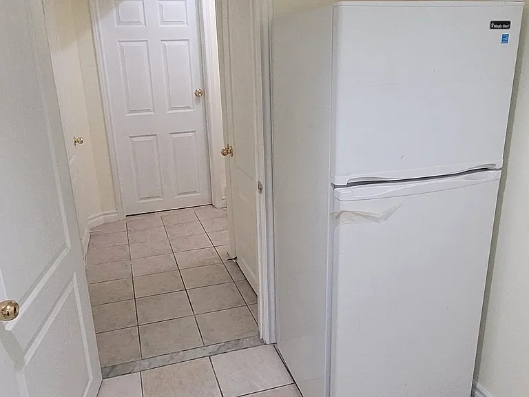 16B Gower St #BASEMENT — Photo 9