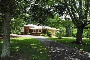 1st image of 367 Marys Ln
