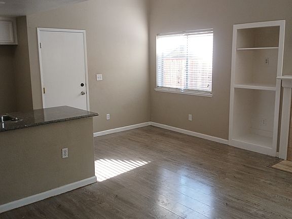 2nd image of 4741 Knollpark Cir