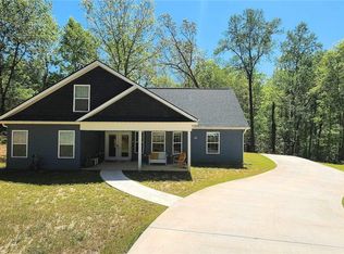 202 Bay Ridge Dr, Townville, SC 29689