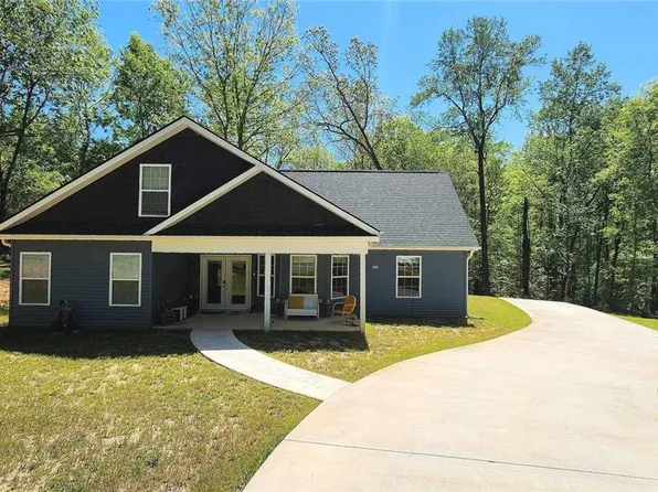 202 Bay Ridge Dr, Townville, SC 29689