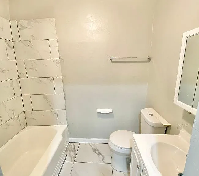 580 S Madison Ave — Photo 8