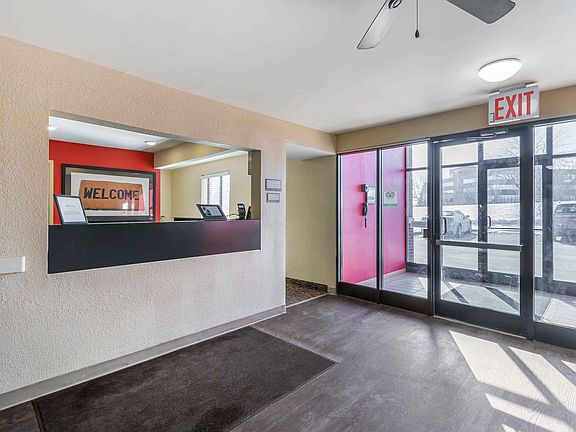 Lobby and Guest Check-in