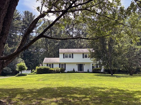 5 Woodbine Cir