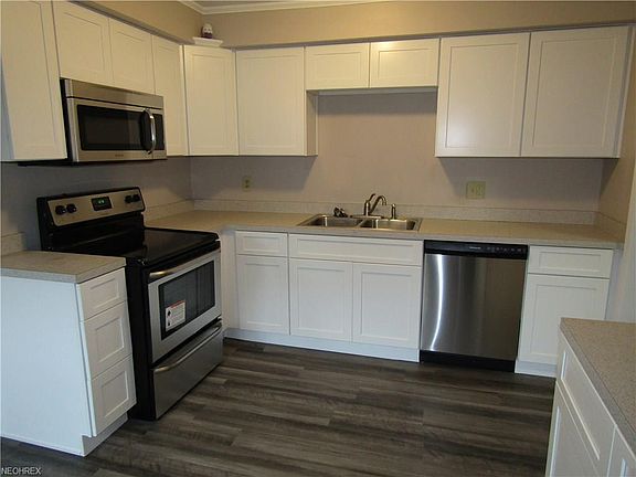 2nd image of 2428 Willis St