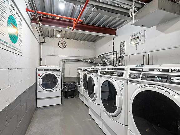 5th image of 322 E 39th St APT 7B