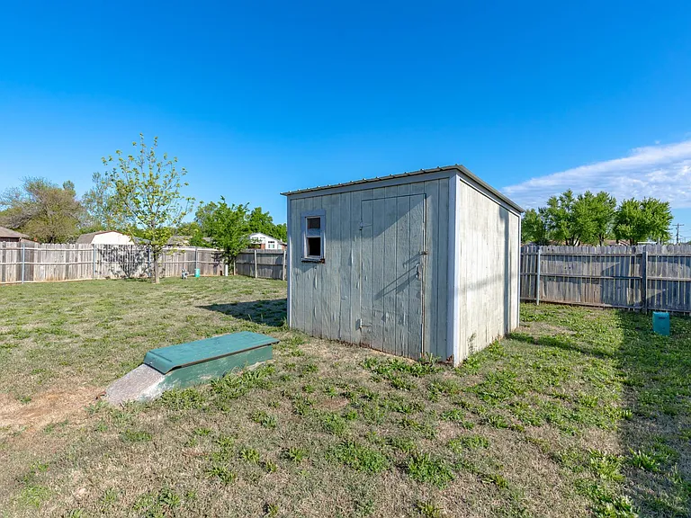 907 W Tesio Way — Photo 19
