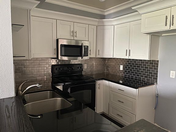 2nd image of 12830 Burbank Blvd Unit 304