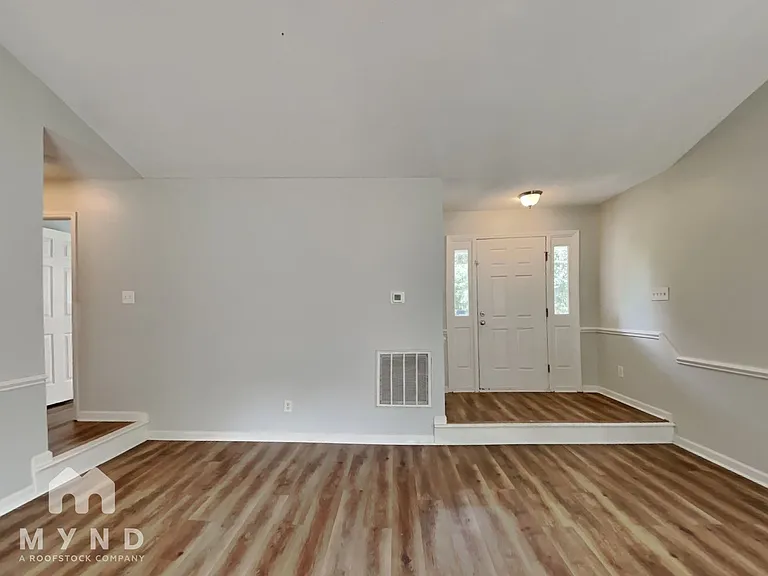 104 Carrington Dr — Photo 6