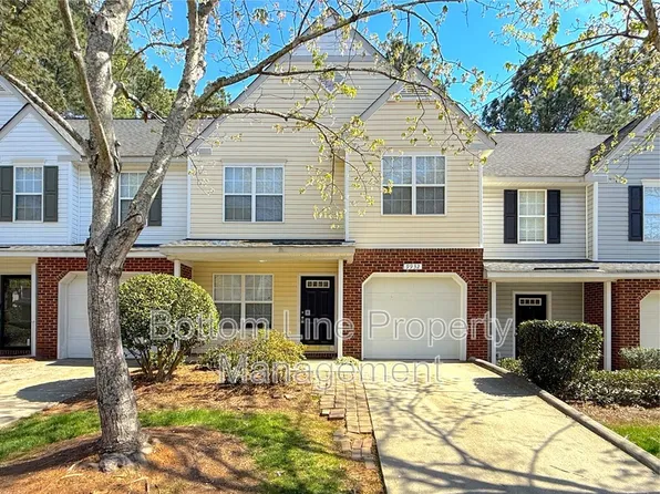 9932 Birch Knoll Ct, Charlotte, NC 28213