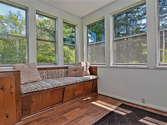 4th image of 66 Boyd Ave
