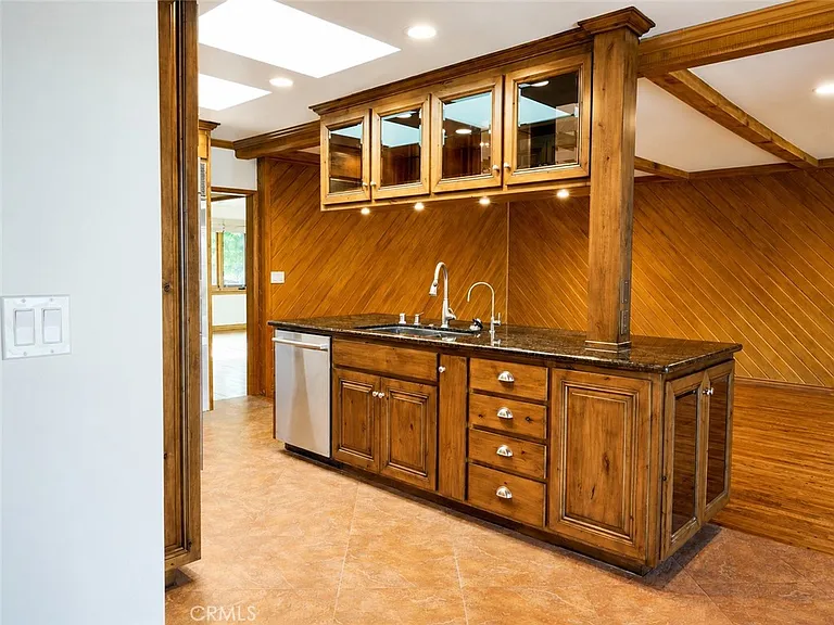 4720 Hayman Ave — Photo 18