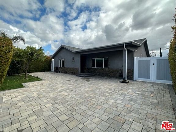 3rd image of 6142 Teesdale Ave