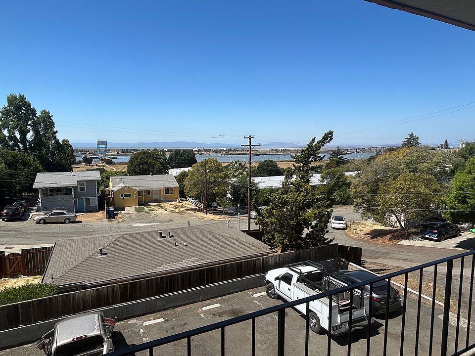 1st image of 110 Hilborn St #6