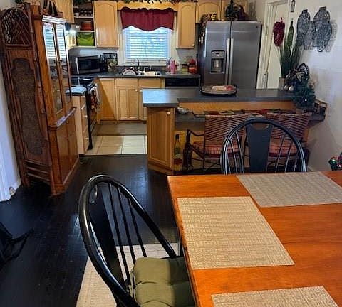 3rd image of 3528 Merrill Pl