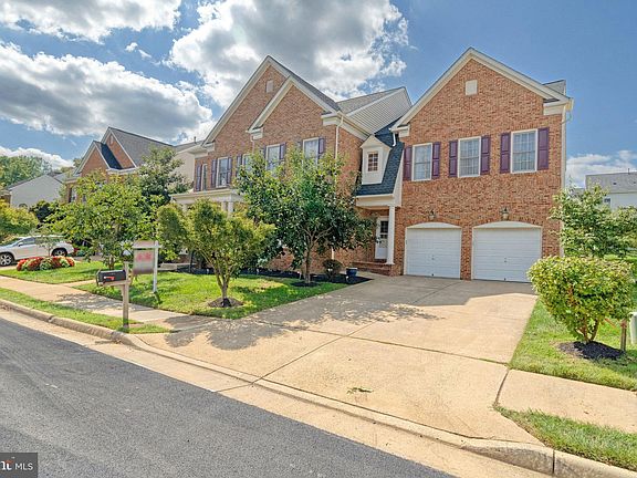 4th image of 11837 Robertson Farm Cir