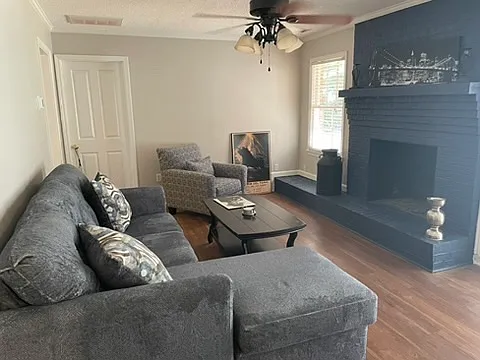 5 bed, 2411 sqft, $750 — Photo 4