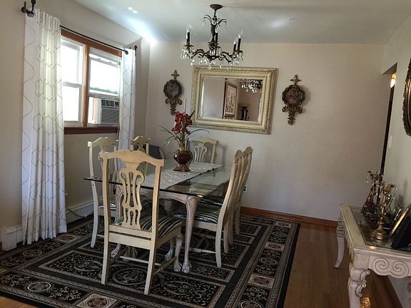2nd image of 28 Crystal St