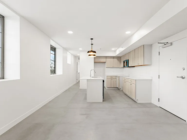 1268 N Locust St #13 — Photo 13