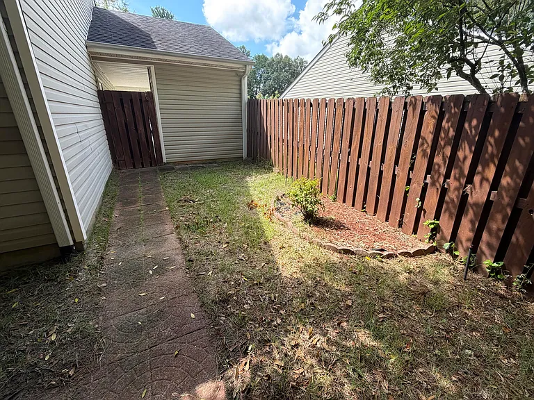 104 Singletree Ln — Photo 18