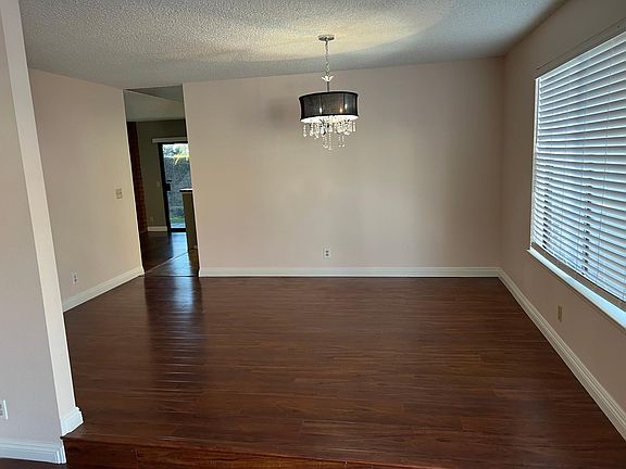 5th image of 12514 Inglenook Ln