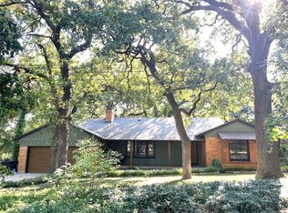 108 Woodland Dr, Irving, TX 75060