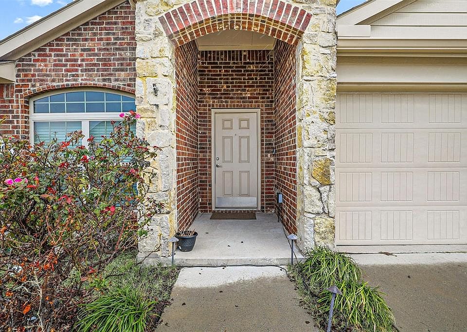 302 Hawthorn Dr, Nevada, TX 75173 MLS 20203141 Zillow