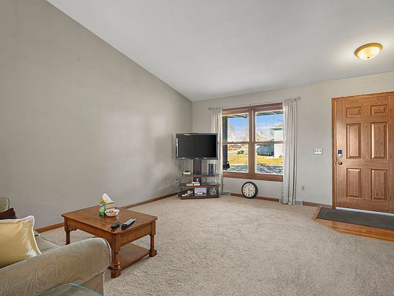 3rd image of 208 Wall St #1