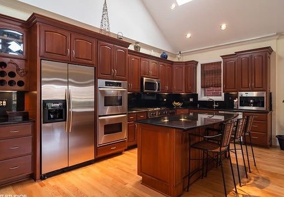 3rd image of 2043 W Belmont Ave APT 4