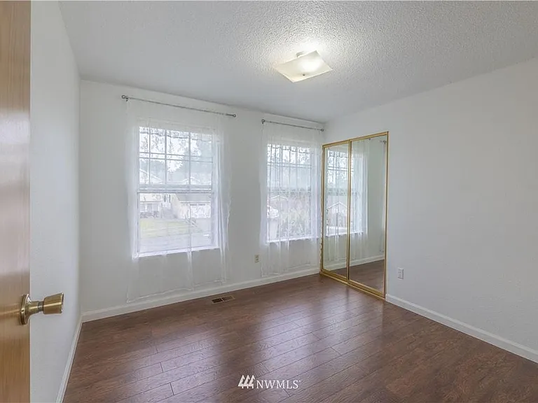 5317 S 300th Pl — Photo 18