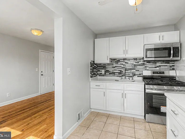 416 Hornel St #2 — Photo 8