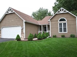 2130 Hallmark Ave N, Oakdale, MN 55128