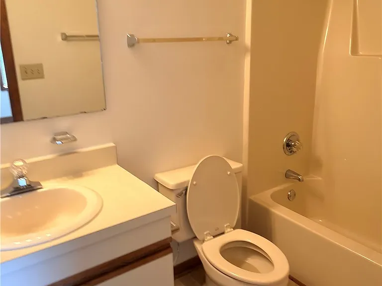 1276 N Forest Dr — Photo 10