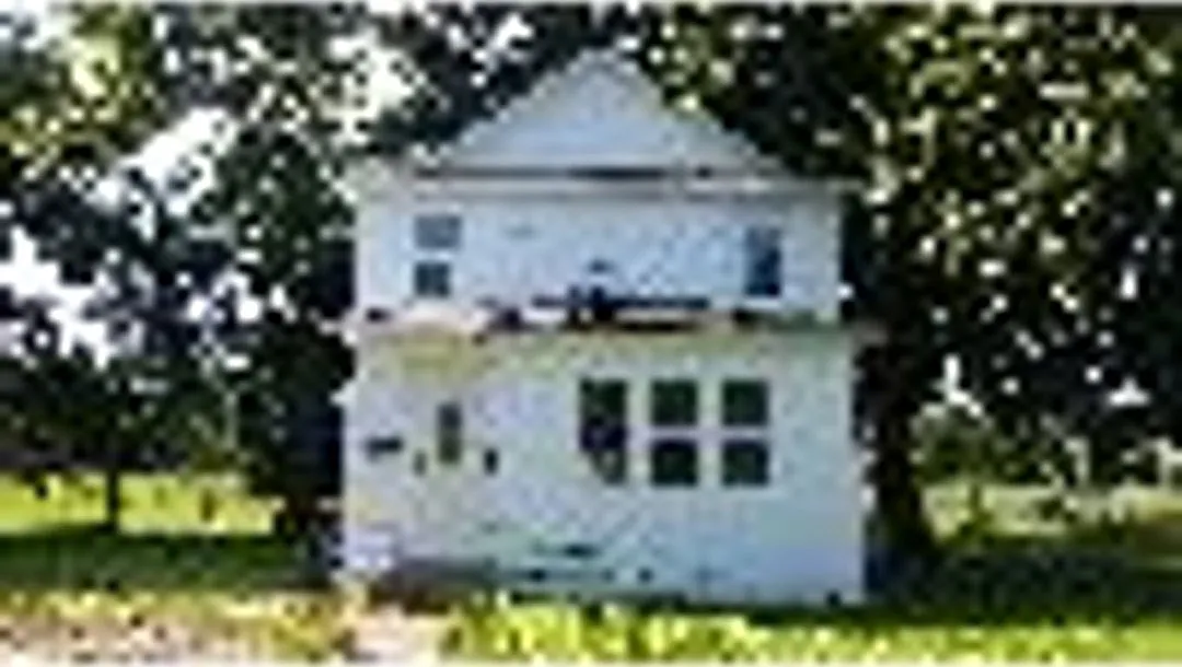 Remodeled 3-Bedroom Home with Spacious Yard in Valley City — Photo 2
