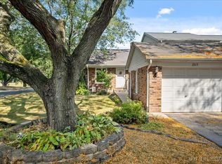 2015 Pepper Valley Dr, Geneva, IL 60134