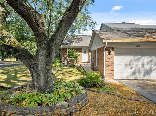 2015 Pepper Valley Dr, Geneva, IL 60134