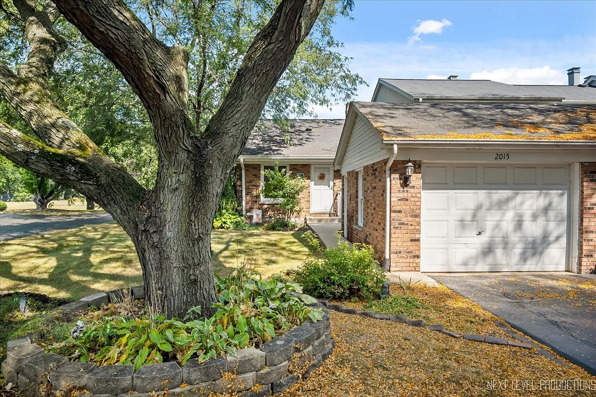 2015 Pepper Valley Dr photo 1