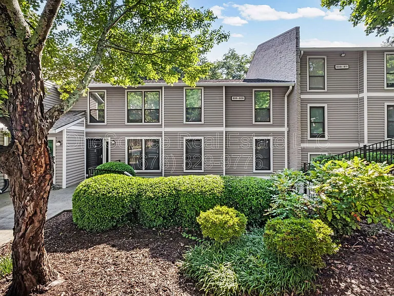 806 Wynnes Ridge Cir SE — Photo 2