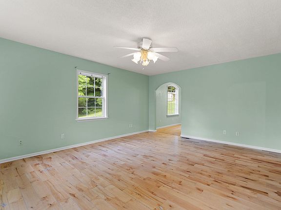 5th image of 100 John Morgan Dr