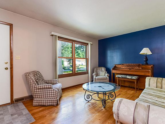 3rd image of 5562 Kelekent Ave SE