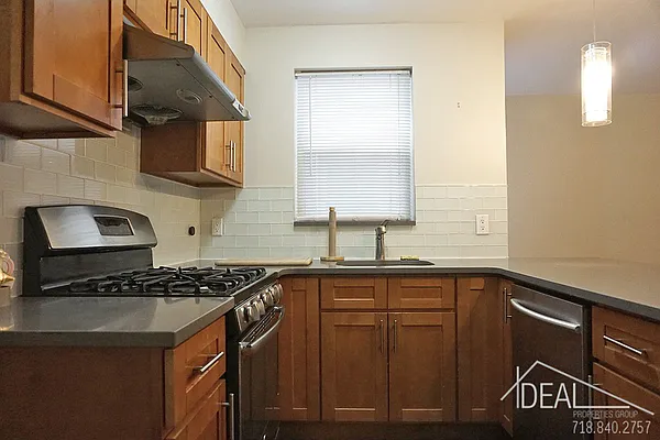 Rented by Ideal Properties Group | media 27