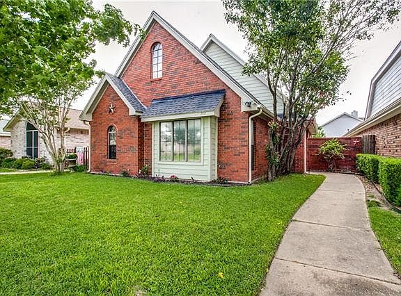 2nd image of 202 Piccadilly Cir