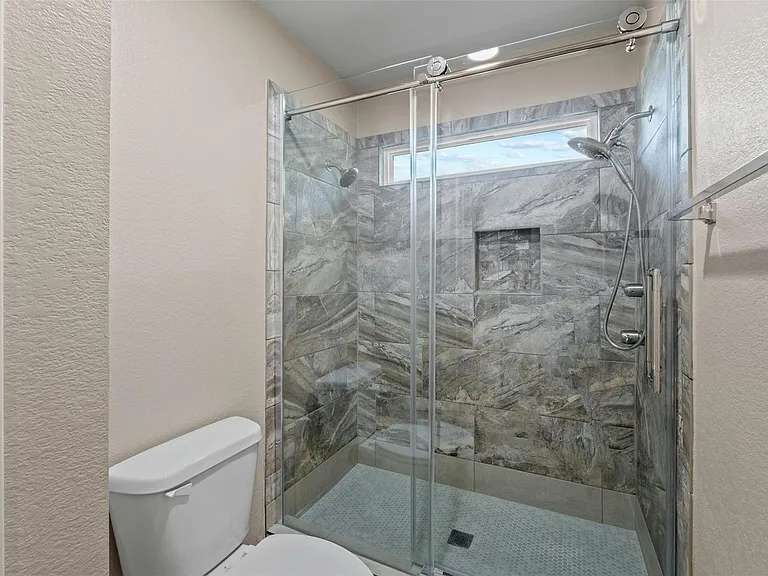 1001 Chickory Ct — Photo 32